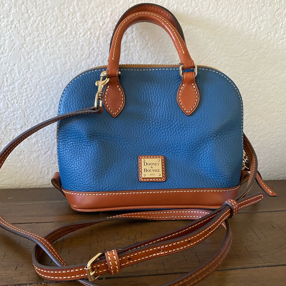 Dooney & Bourke Mini Crossbody💙